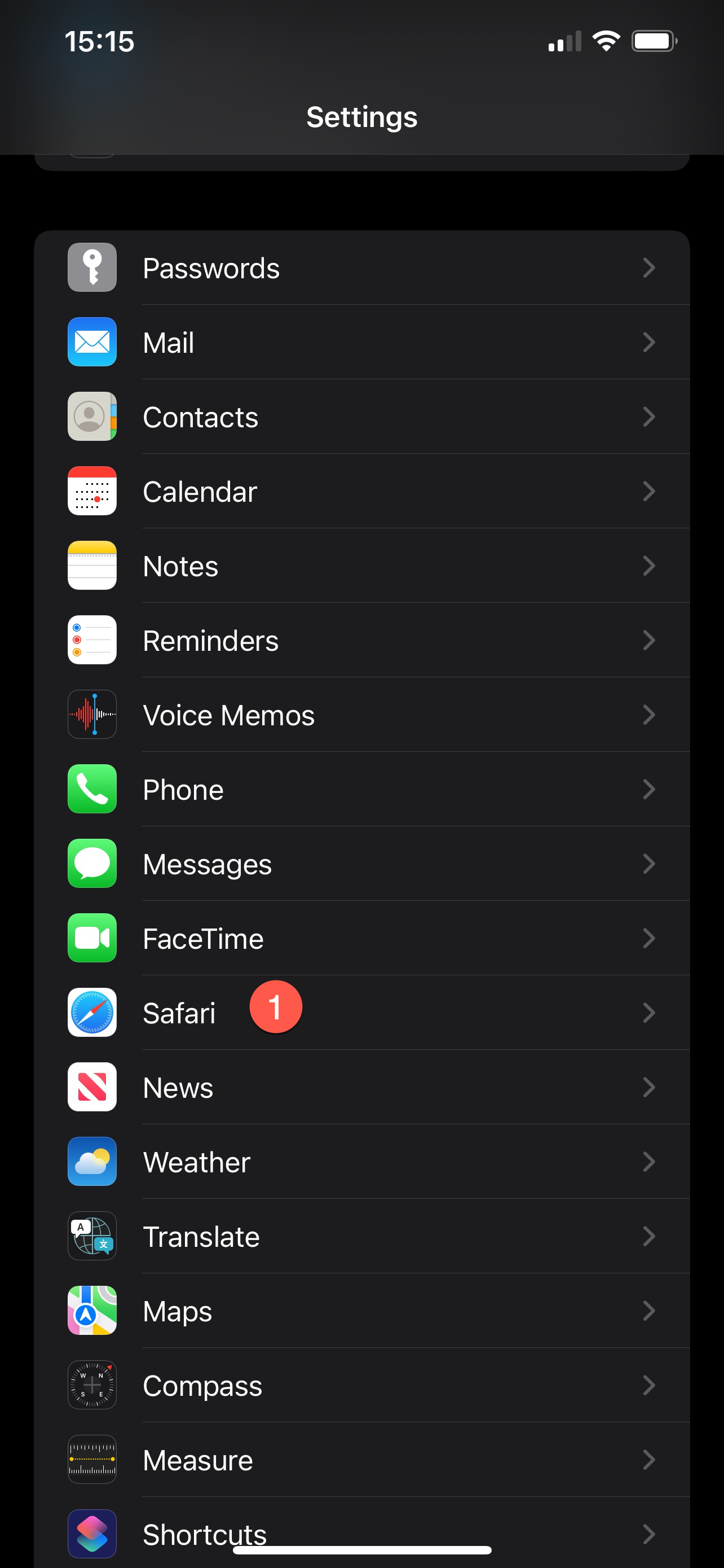 Captura de pantalla: Desplázate hacia abajo hasta que veas SAFARI y haz clic en el nombre.